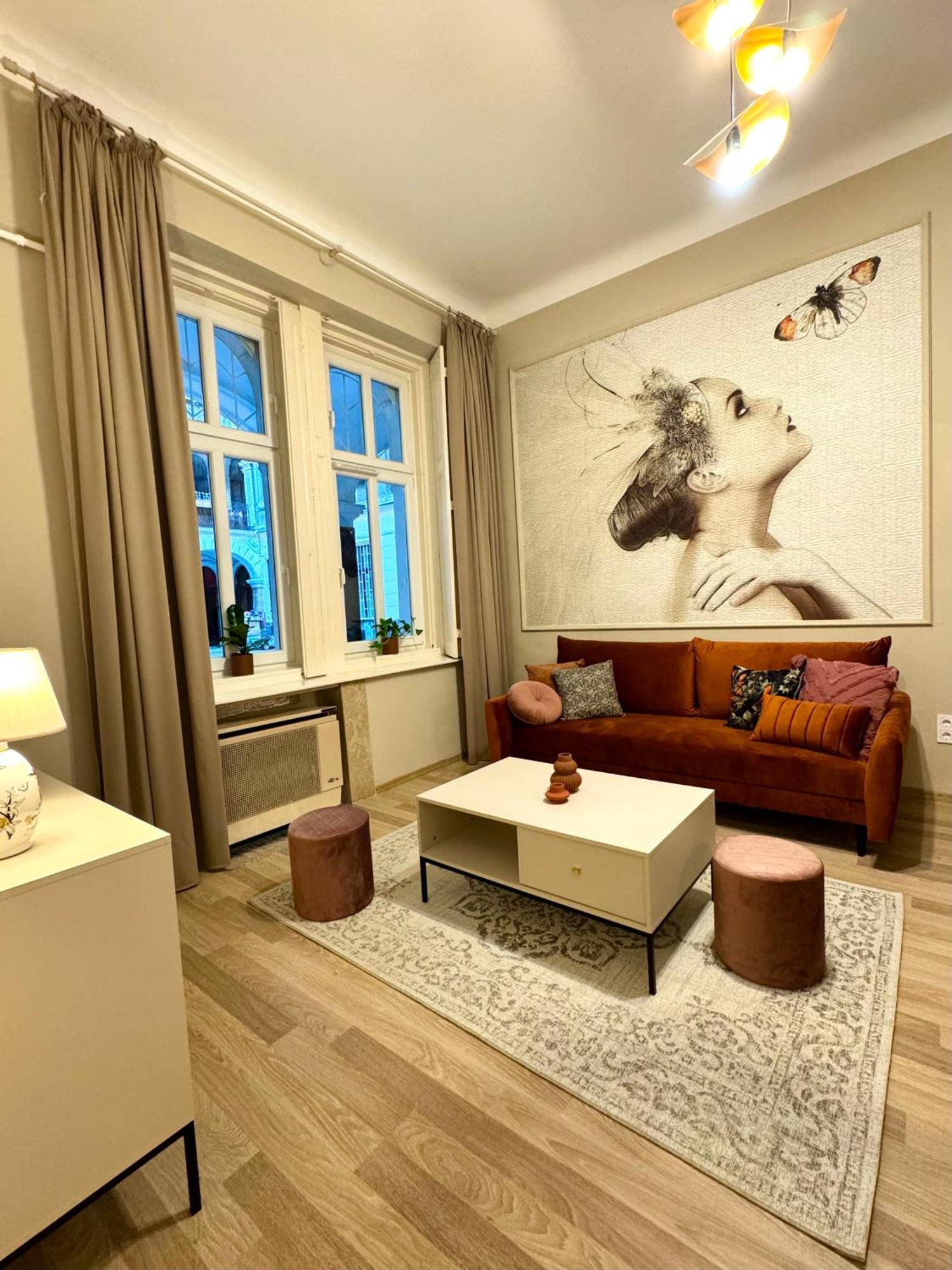Stay At Liz Budapest Central מראה חיצוני תמונה